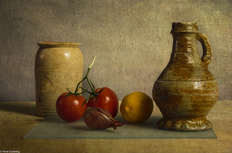 keramieke potten en ingrediënten