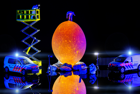 "Egg-sperts on the Case"