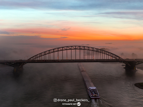 Zonsopgang tijdens de mist.