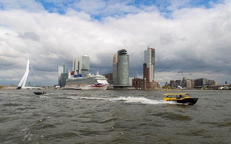 Rotterdam vanuit het water