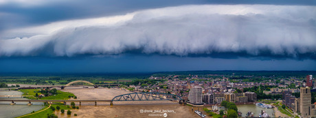 De brute shelf cloud van gisteravond