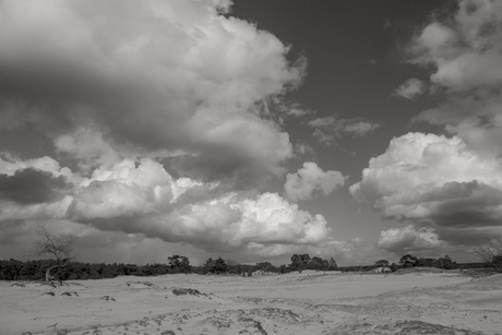 Wolken en zand