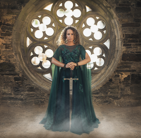 The Sovereign of the eternal blade