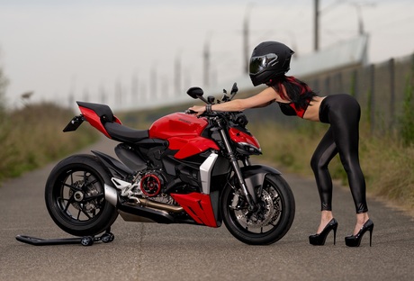 Ducati babe