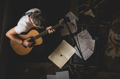 Wegdromen op de klanken van je zelf geschreven muziek 