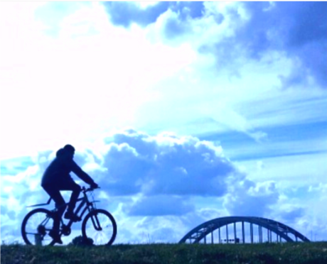 Fietser op een winterdag