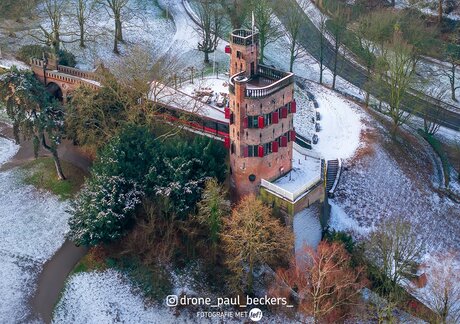 Dit prachtige gebouw, met mooie opgang.