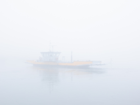 Oversteken in de mist