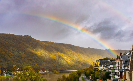 Regenboog boven de Moezel