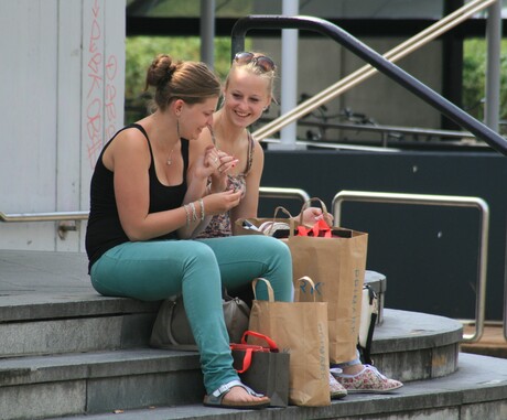 Gezellig........