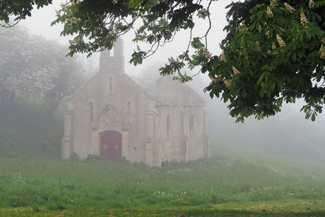 Kerk in de mist 