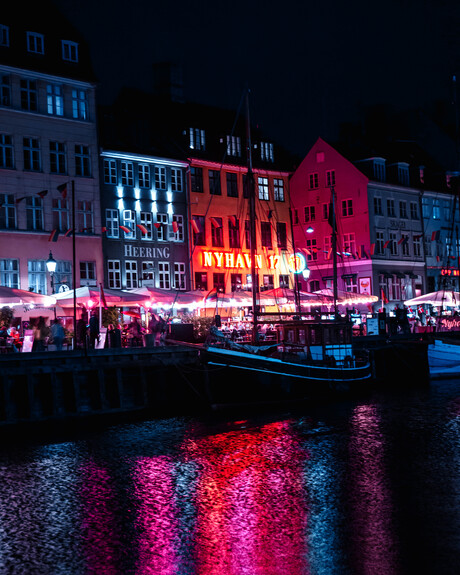 Nyhavn by night