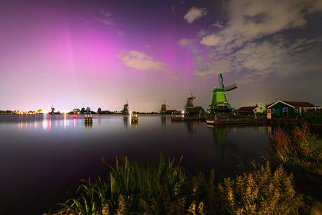 Noorderlicht bij de Zaanse Schans