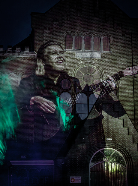 licht show  op gevel kerk te Hoogeveen 