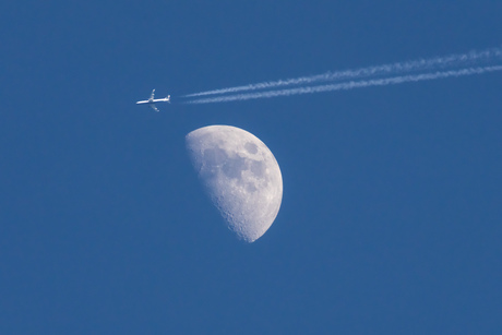 BRITISH AIRWAYS HEADING TO THE MOON