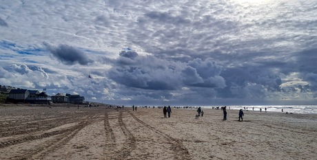 Mooi wolkendek, stilte voor de storm..