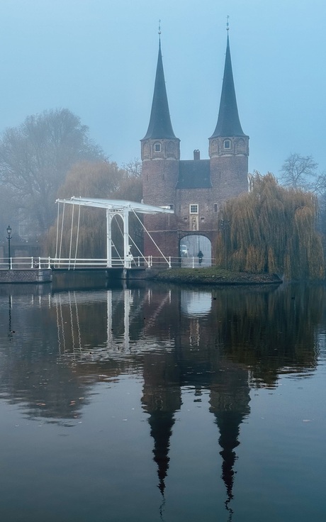 Ochtendmist bij de Oostpoort