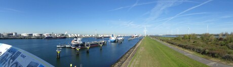 P1300650  SNEL Pano   Uitz  Uitkijktoren  Rozenburg Landtong  op 7 april 2026  