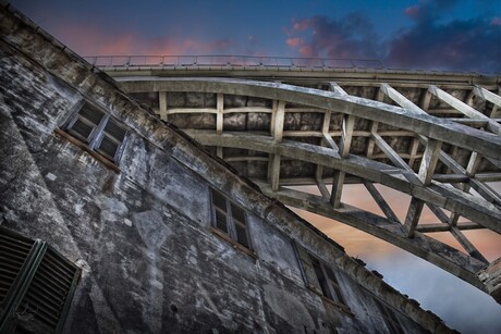 De brug die viel