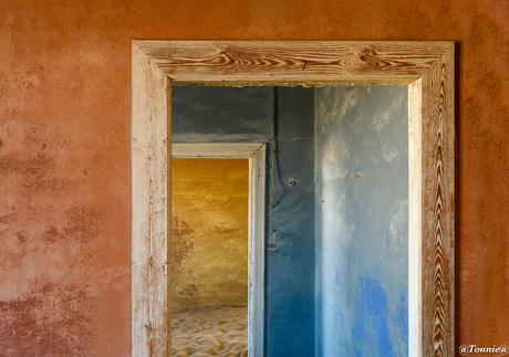 Rood, Blauw en Geel  in Kolmanskop