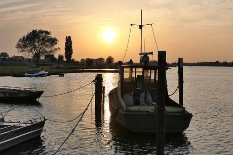 Bootje in het gouden uur