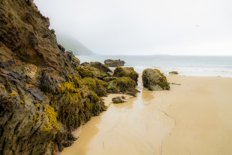 langs de kust in Noord-Ierland