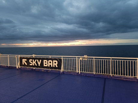 DFSD sky bar