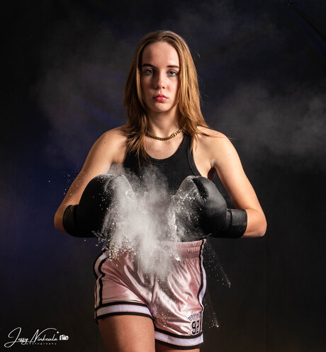Kickbox fotoshoot met poeder