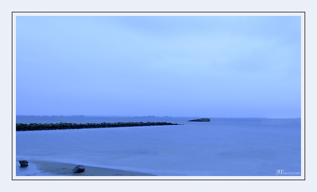 Blue hour Haringvliet