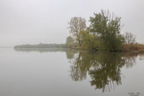 Schulensmeer bij optrekken mist