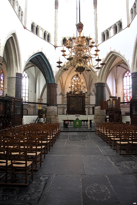 Zicht op voorste gedeelte van de Kerk