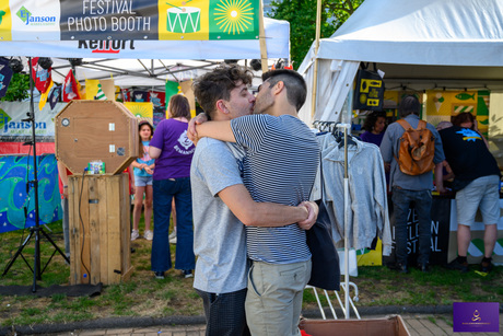 A lovely Kiss