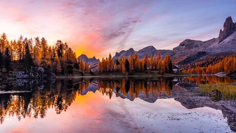 Zonsopkomst aan het Lago Federa