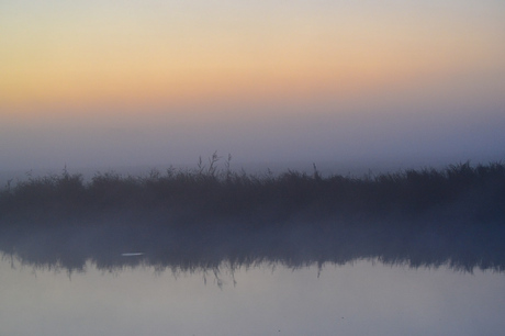 Zonsopkomst mistige morgen