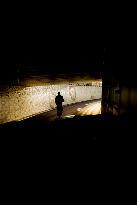 Fietser bij de Fietstunnel 