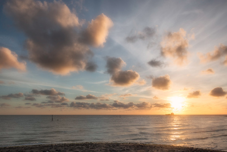 Zonsondergang met boot 