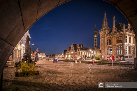 Nachtelijke stadsgezicht van het Centrum van Gent