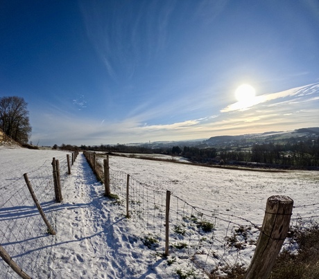 Limburgs heuvelland in de sneeuw