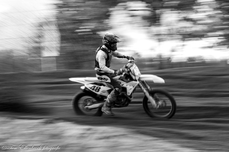 Snelheid in de motorcross