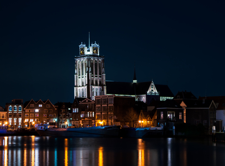 Grote kerk met haven