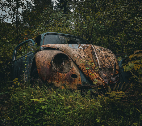 Abandoned car