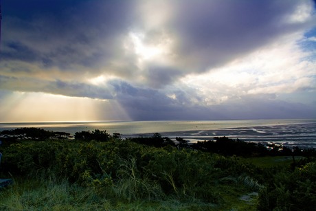 Donkere lucht boven het Groene Strand (Terschelling)