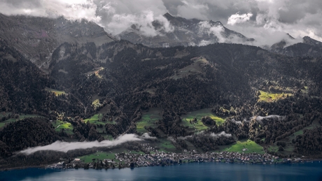 Zicht over de Thunersee 