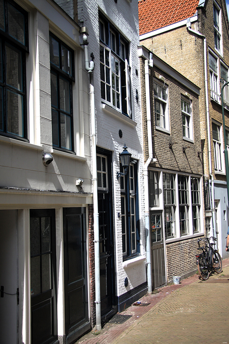 Straatje achter de kerk 