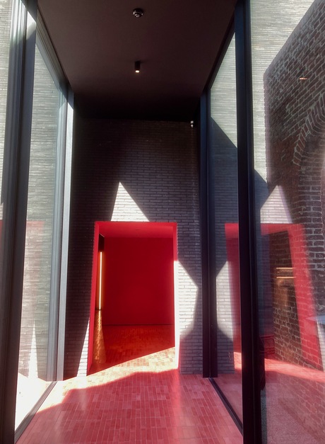 rood, zwart en grijs