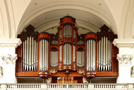 Orgel.