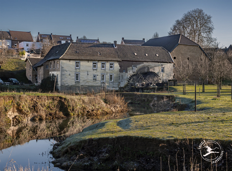 Oude watermolen in de Geul bij Wijlre