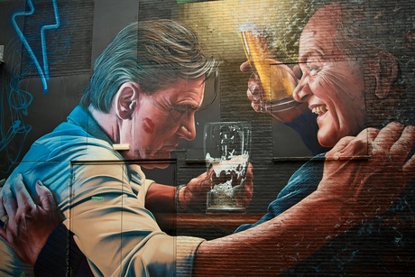 Mural - muurschildering - achterzijde odium 't Beest te Goes (gemaakt door Studio Giftig, een ode aan Racoon)