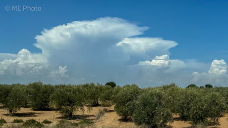 Buienwolken boven Zuid-Spanje