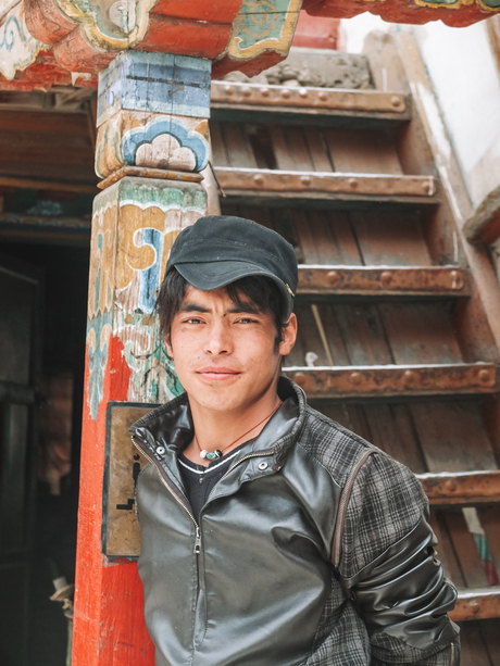 Jonge man in Tibet